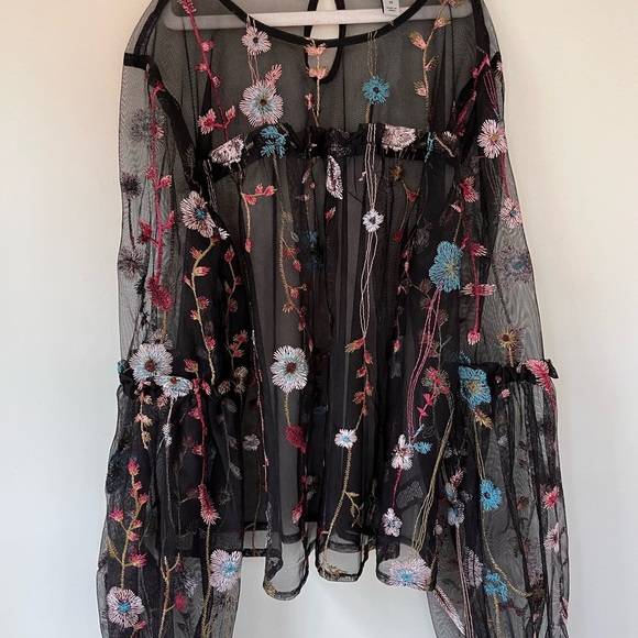 A New Day Sheer Mesh Spring Trending Floral Long Sleeve Embroidered Top Size M - Picture 7 of 10